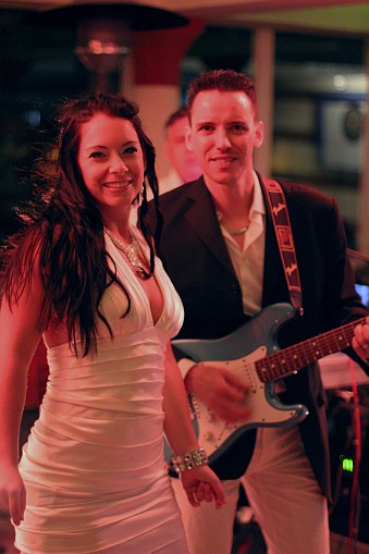 Helen Pfaff und Helmut Scholz (Gitarre) in Side, Türkei Helen Pfaff und Helmut Scholz (Gitarre) in Side, Türkei